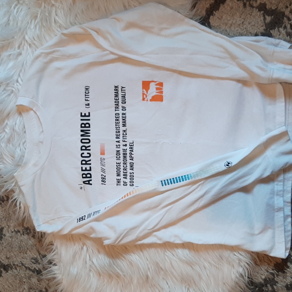 Abercrombie Kids long sleeve. Size 15-16